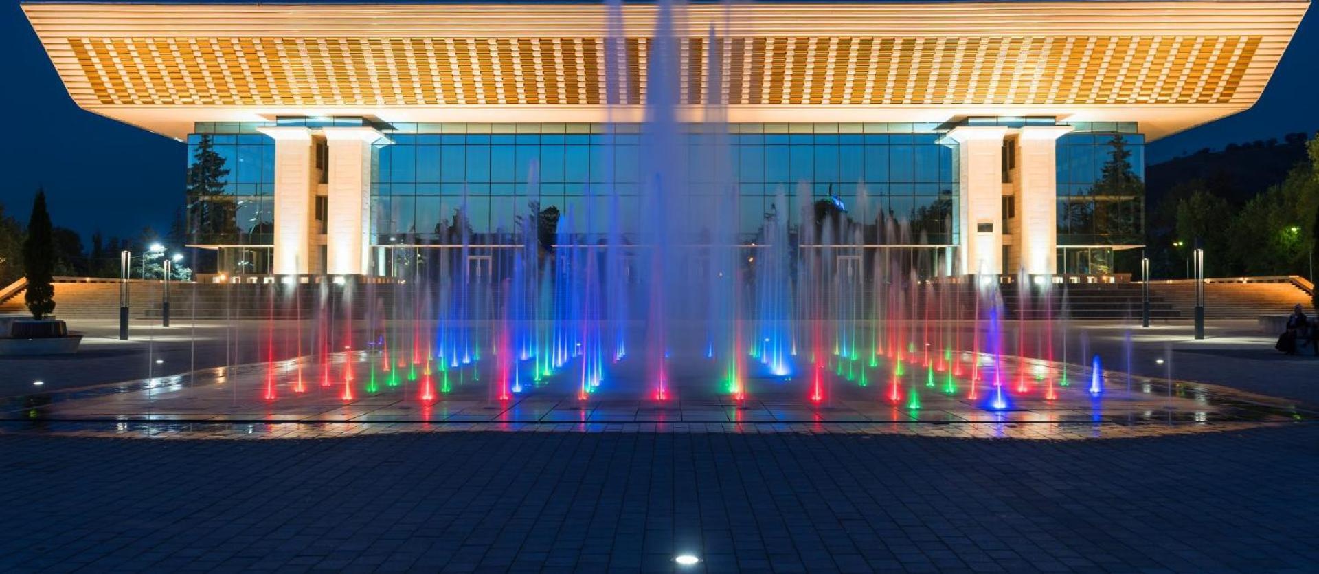 Nadezhda Apartments In Touristic Area, On The Dostyk Avenue 89 Almaty Exterior foto