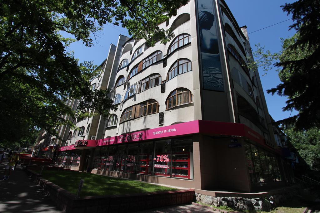 Nadezhda Apartments On Dostyk Street 89 Almaty Exterior foto