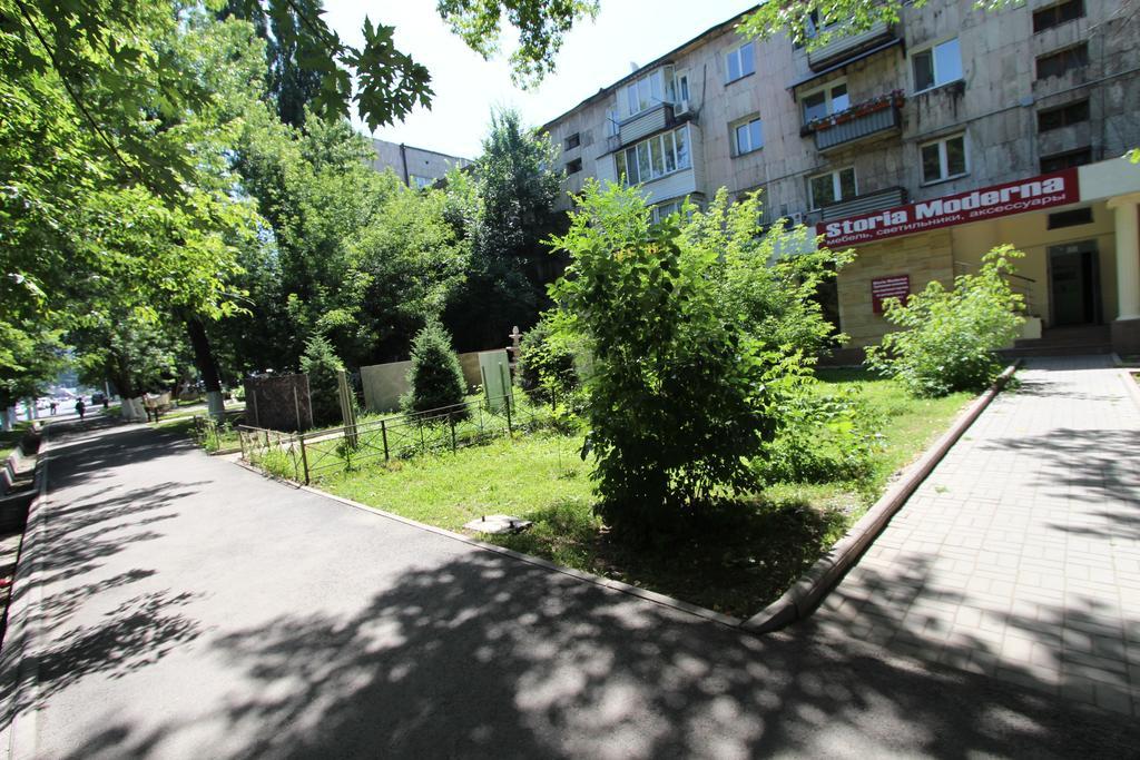 Nadezhda Apartments On Dostyk Street 89 Almaty Exterior foto